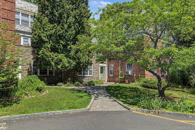 104 Pinewood Rd 3C, Hartsdale, NY 10530