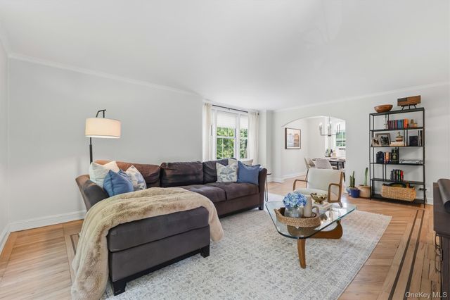 104 Pinewood Rd 3C, Hartsdale, NY 10530