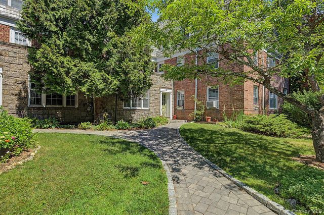 104 Pinewood Rd 3C, Hartsdale, NY 10530