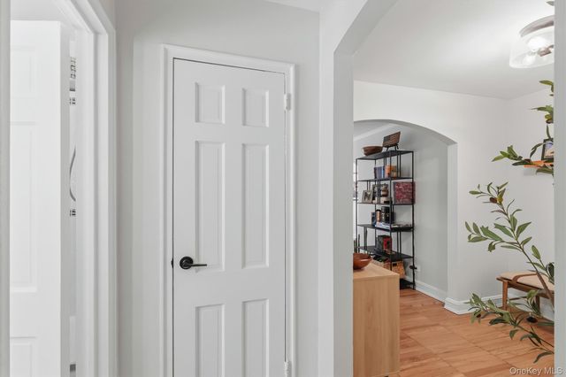 104 Pinewood Rd 3C, Hartsdale, NY 10530