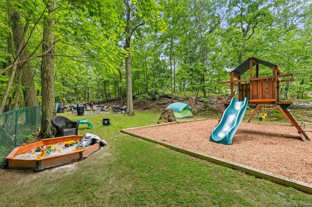104 Pinewood Rd 3C, Hartsdale, NY 10530