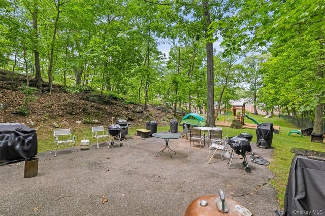 104 Pinewood Rd 3C, Hartsdale, NY 10530