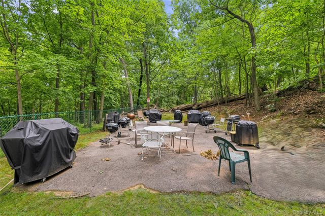 104 Pinewood Rd 3C, Hartsdale, NY 10530