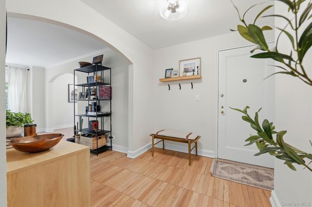 104 Pinewood Rd 3C, Hartsdale, NY 10530