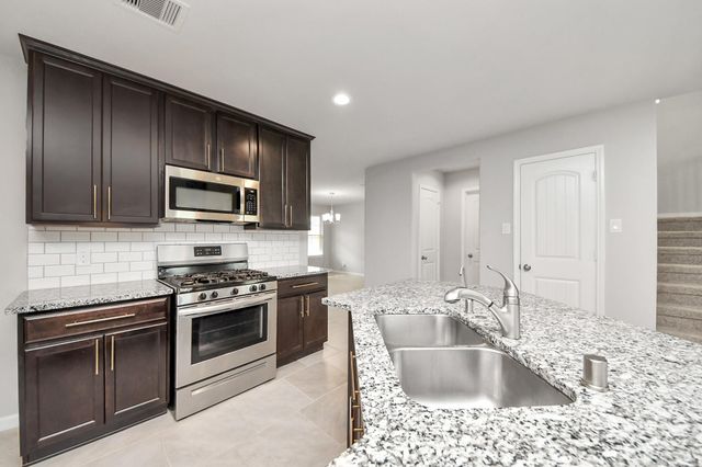 6934 Rosalina Landing Ln, Richmond, TX 77407