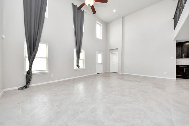 6934 Rosalina Landing Ln, Richmond, TX 77407