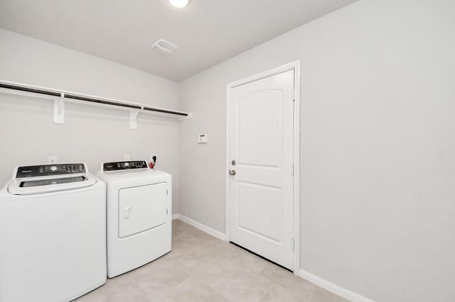 6934 Rosalina Landing Ln, Richmond, TX 77407