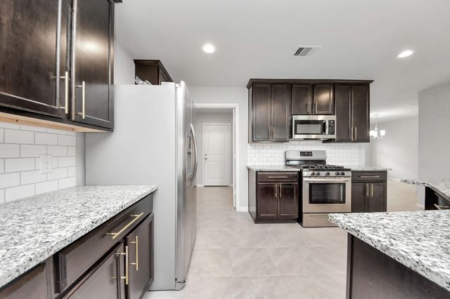 6934 Rosalina Landing Ln, Richmond, TX 77407