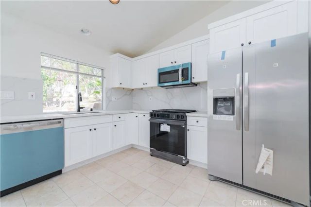 17 Avignon Avenue, Lake Forest, CA 92610