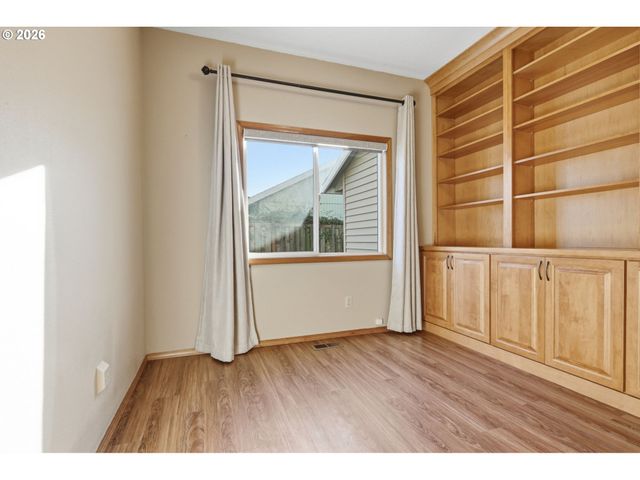 17512 Nw FIELDSTONE Dr, Beaverton, OR 97006