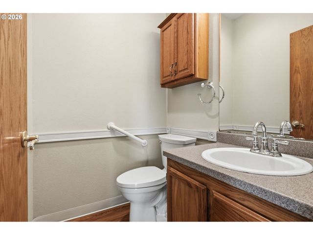 17512 Nw FIELDSTONE Dr, Beaverton, OR 97006