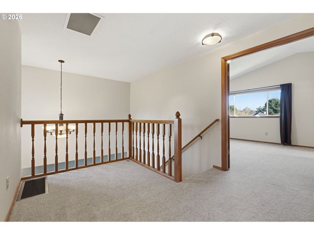 17512 Nw FIELDSTONE Dr, Beaverton, OR 97006