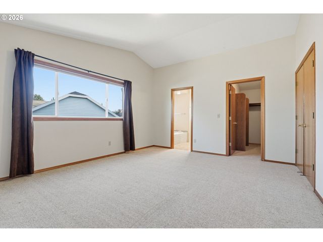 17512 Nw FIELDSTONE Dr, Beaverton, OR 97006