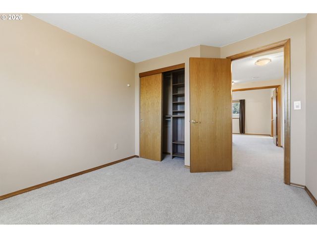 17512 Nw FIELDSTONE Dr, Beaverton, OR 97006