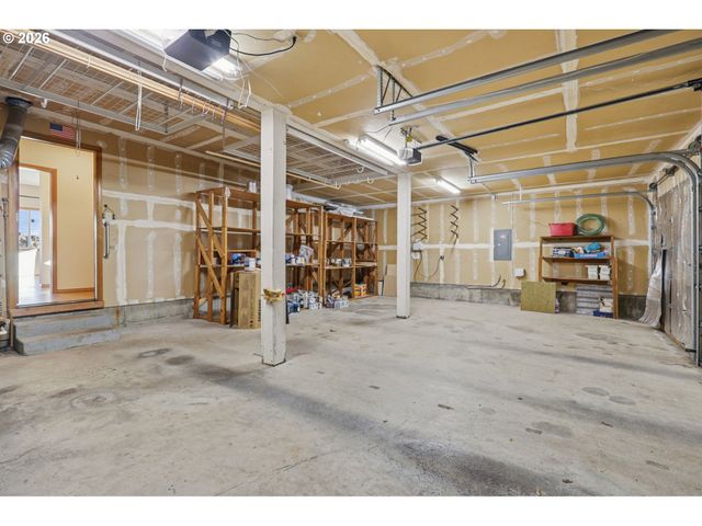 17512 Nw FIELDSTONE Dr, Beaverton, OR 97006