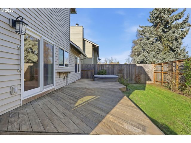 17512 Nw FIELDSTONE Dr, Beaverton, OR 97006