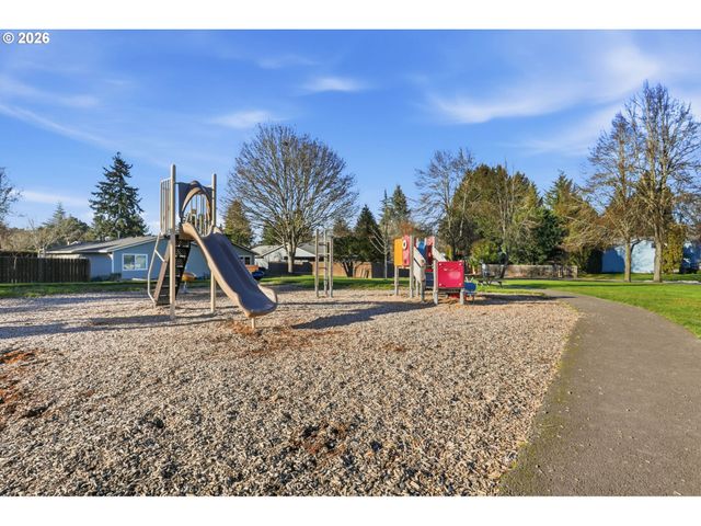 17512 Nw FIELDSTONE Dr, Beaverton, OR 97006