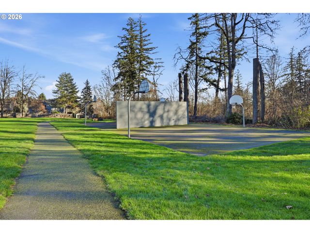 17512 Nw FIELDSTONE Dr, Beaverton, OR 97006