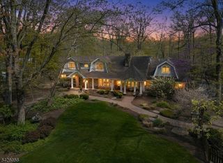 8 White Pine Rd, Upper Saddle River Boro, NJ 07458