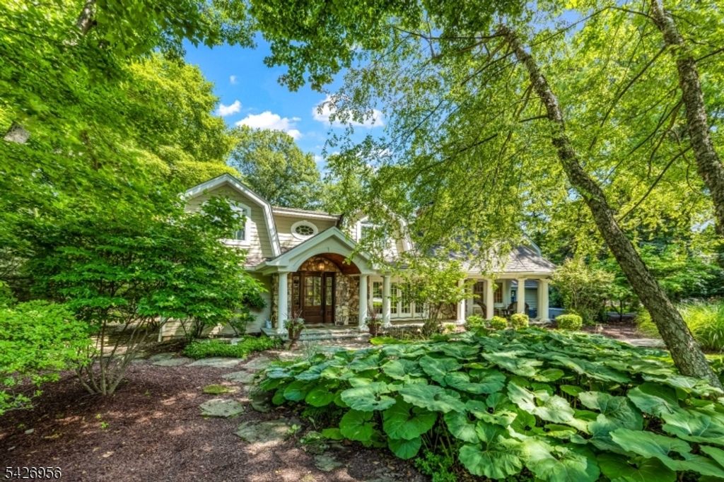 8 White Pine Rd, Upper Saddle River Boro, NJ 07458 — photo 2