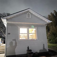 25 Buttercup Drive, Bohemia, NY 11716