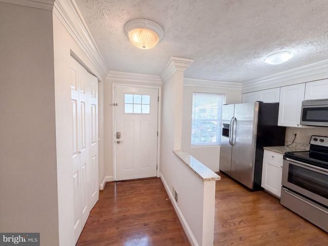 8769 KANAWHA CT, Lorton, VA 22079