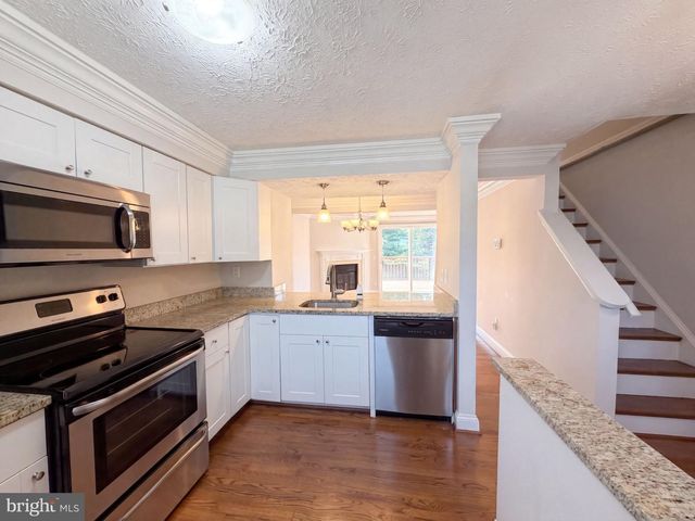 8769 KANAWHA CT, Lorton, VA 22079