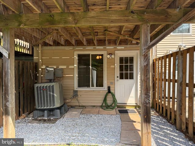 8769 KANAWHA CT, Lorton, VA 22079