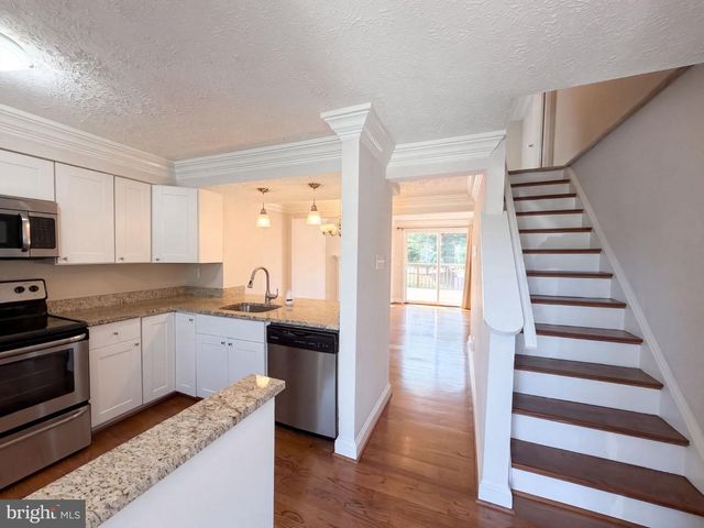 8769 KANAWHA CT, Lorton, VA 22079