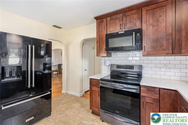 725 East Main Street, Macungie Boro, PA 18062