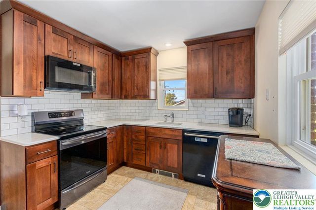 725 East Main Street, Macungie Boro, PA 18062