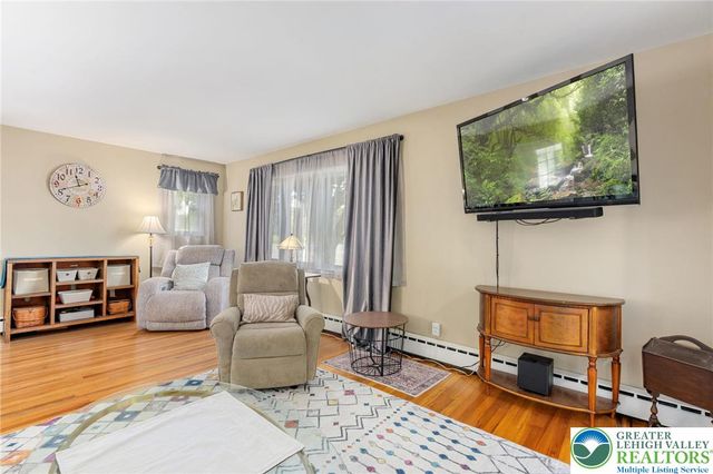 725 East Main Street, Macungie Boro, PA 18062