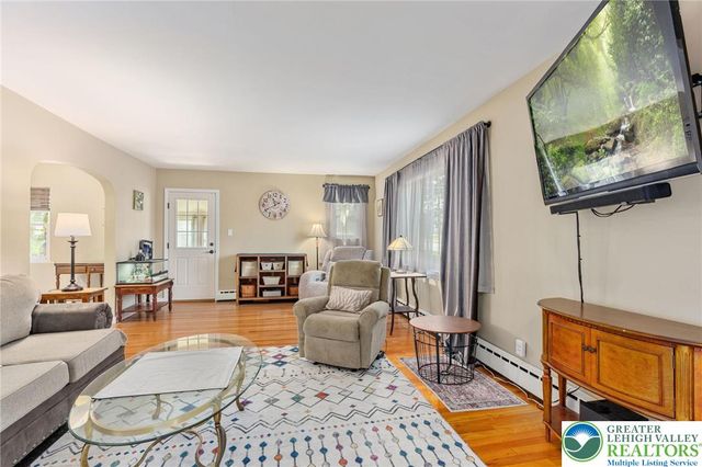 725 East Main Street, Macungie Boro, PA 18062