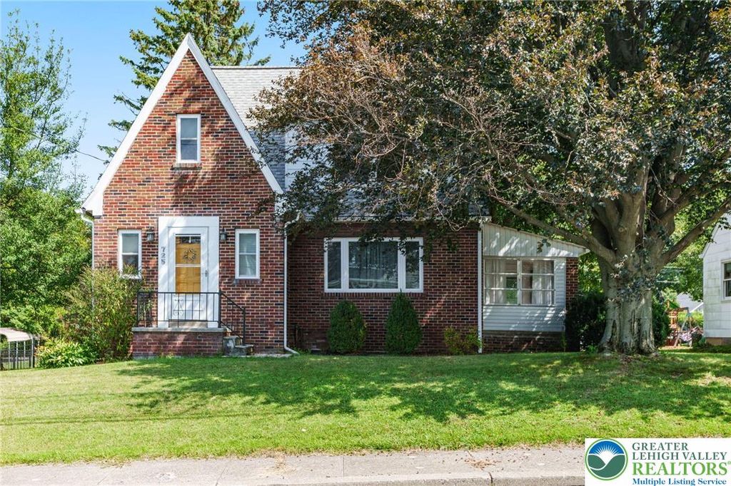 725 East Main Street, Macungie Boro, PA 18062