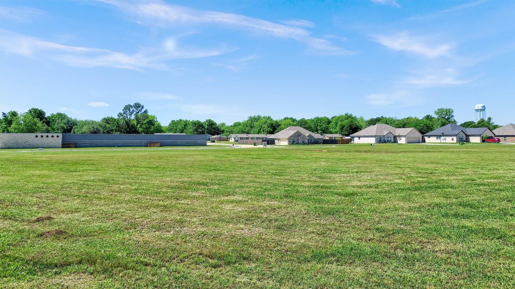 311 Ella Street, Whitesboro, TX 76273
