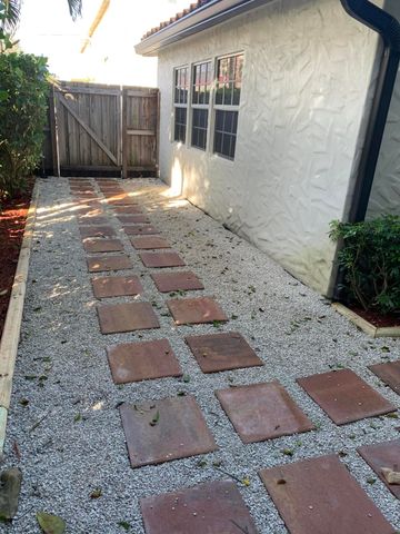 327 Dyer Road Rear, West Palm Beach, FL 33405