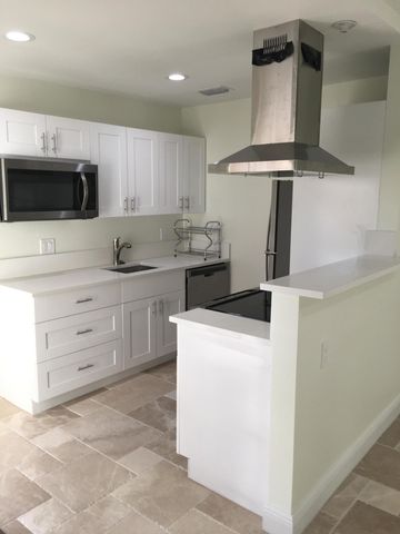 327 Dyer Road Rear, West Palm Beach, FL 33405