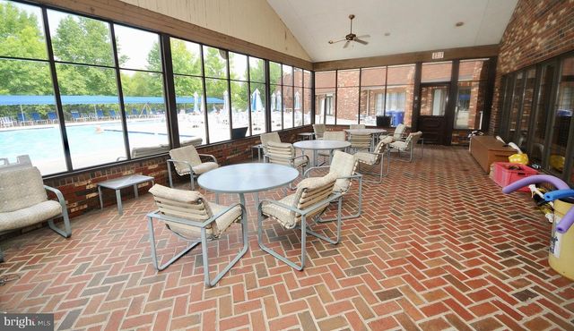 306 HILLTOP LN E, Columbus, NJ 08022