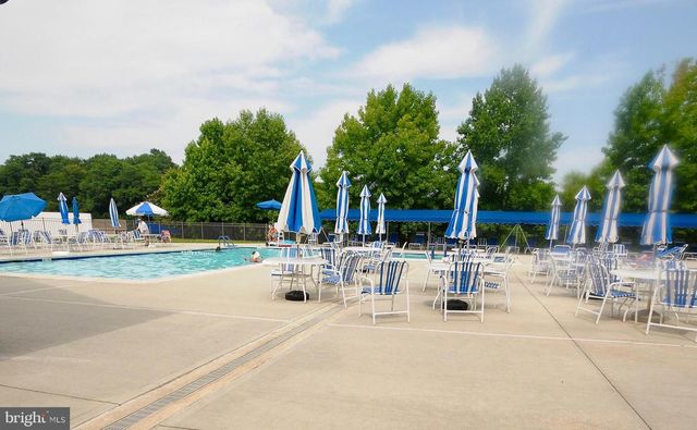 306 HILLTOP LN E, Columbus, NJ 08022