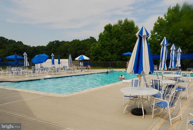 306 HILLTOP LN E, Columbus, NJ 08022