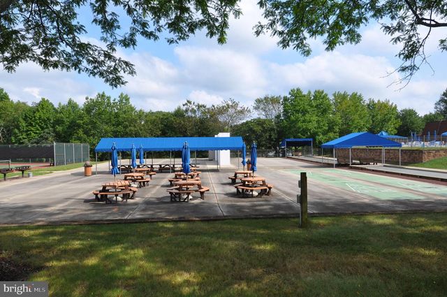 306 HILLTOP LN E, Columbus, NJ 08022