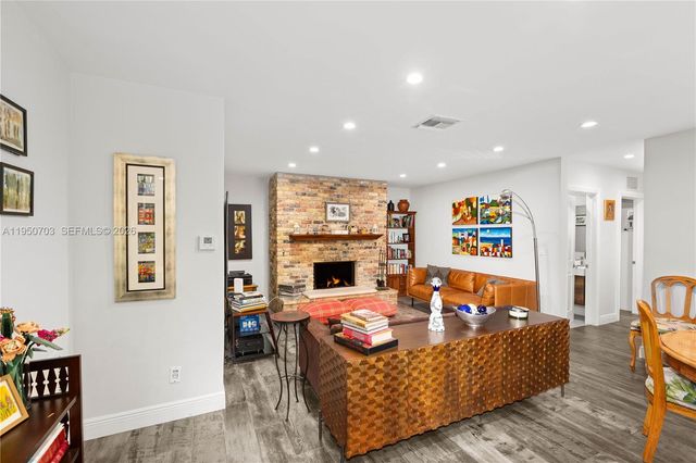 6809 Mentone St, Coral Gables, FL 33146