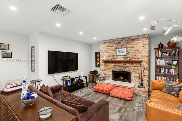 6809 Mentone St, Coral Gables, FL 33146