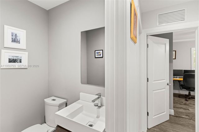 6809 Mentone St, Coral Gables, FL 33146