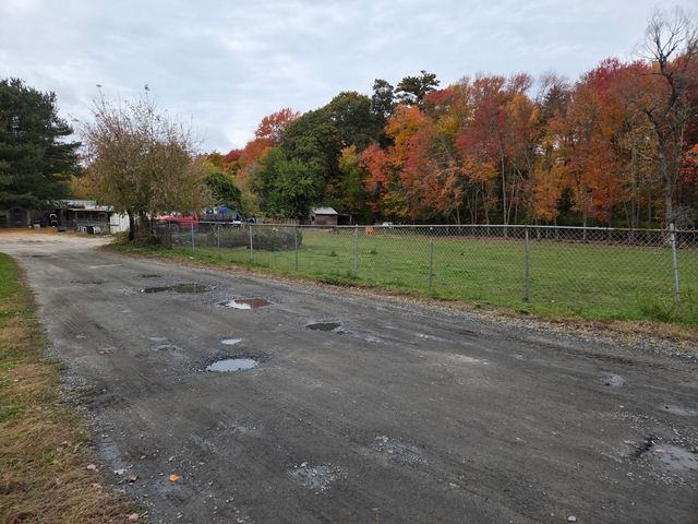 273 River Road, Hudson, MA 01749