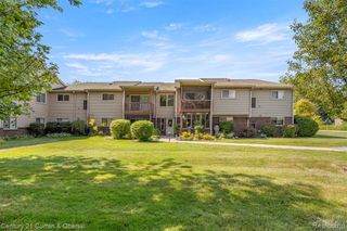 10161 Nancys Boulevard 92, Grosse Ile, MI 48138