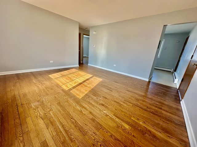 550 N Ardmore Avenue 2W, Villa Park, IL 60181