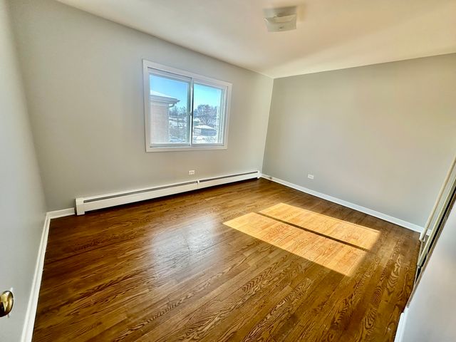 550 N Ardmore Avenue 2W, Villa Park, IL 60181