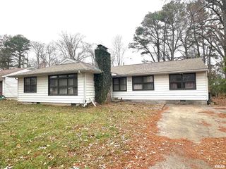 1206 W Chautauqua Street, Carbondale, IL 62901