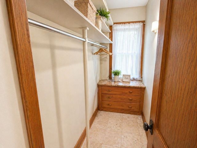 3024 W 40th Place, Chicago, IL 60632